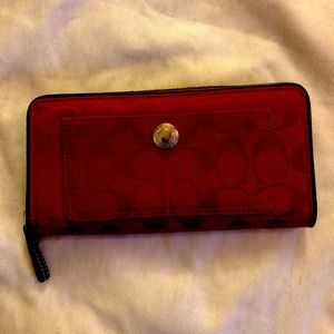 Coach Wallet - Long Zippy